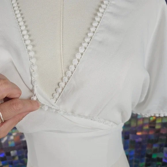 White Wrap Top Cropped Blouse Pom Trim Short Sleeve V Neck Elegant - Picture 2 of 7